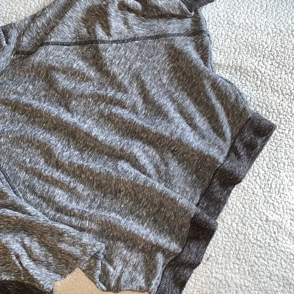 Derek Heart Black Gray Marled Cropped Hoodie — Large - Picture 6 of 7